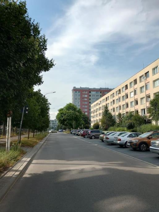 Appartement Saska Kepa! 3 Pokojowy Prywatny Apartament, Bezplatny Parking, Wifi, Centrum I Stadion 15min - Self Check In *