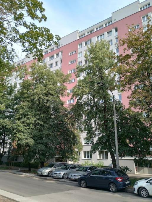 Saska Kepa! 3 Pokojowy Prywatny Apartament, Bezplatny Parking, Wifi, Centrum I Stadion 15min - Self Check In Appartement Warschau