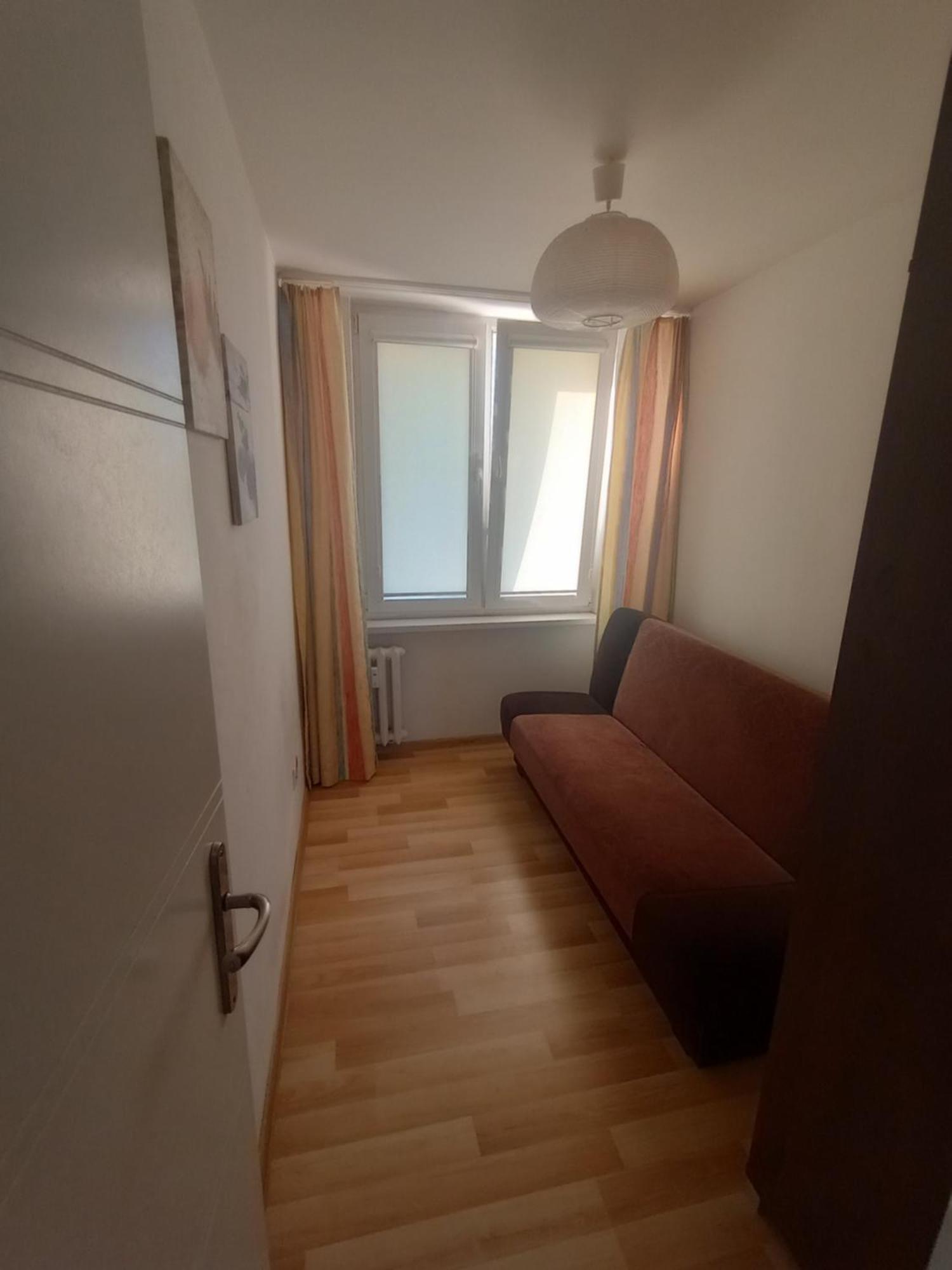 Appartement Saska Kepa! 3 Pokojowy Prywatny Apartament, Bezplatny Parking, Wifi, Centrum I Stadion 15min - Self Check In