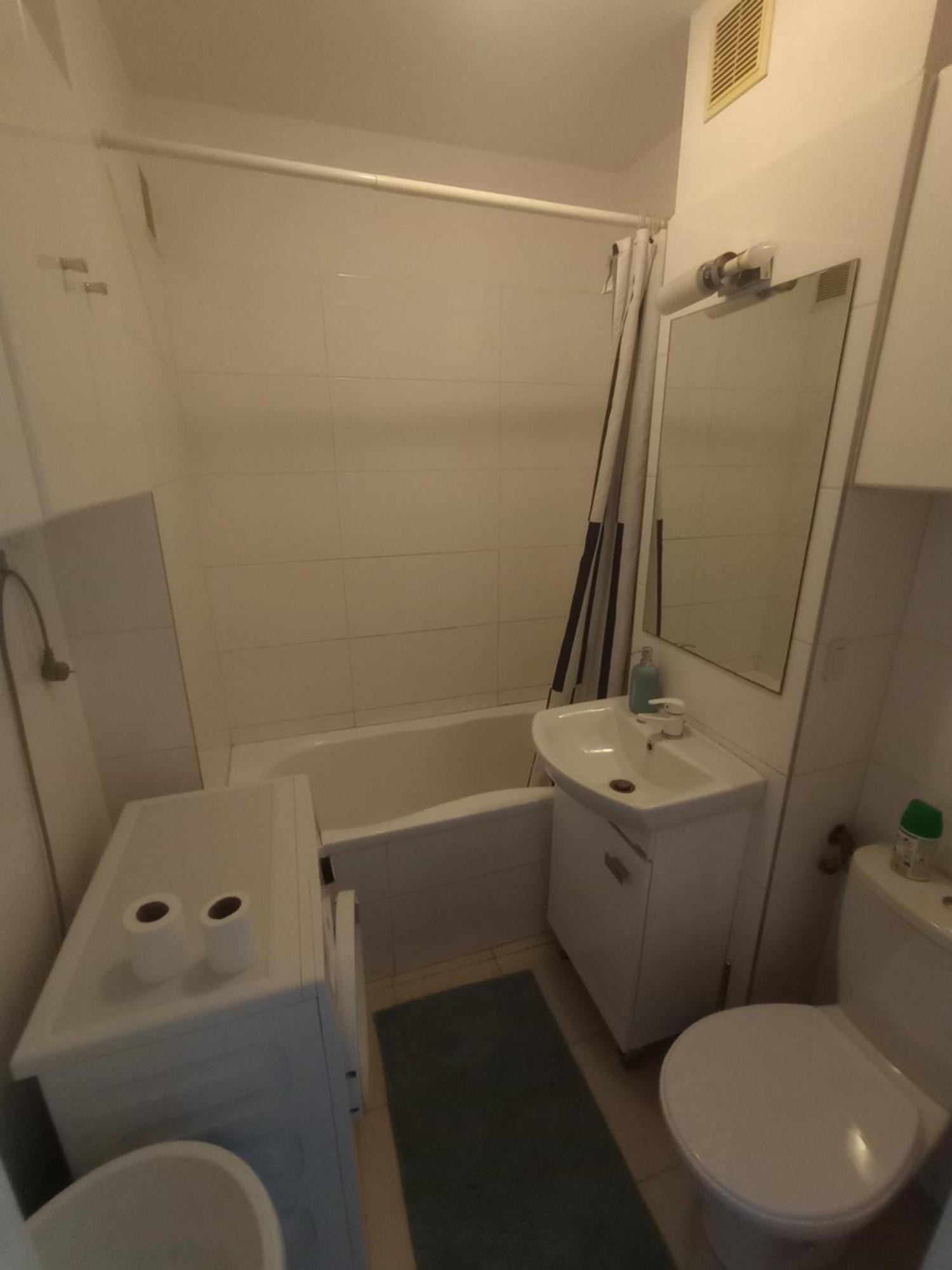 Saska Kepa! 3 Pokojowy Prywatny Apartament, Bezplatny Parking, Wifi, Centrum I Stadion 15min - Self Check In Appartement *